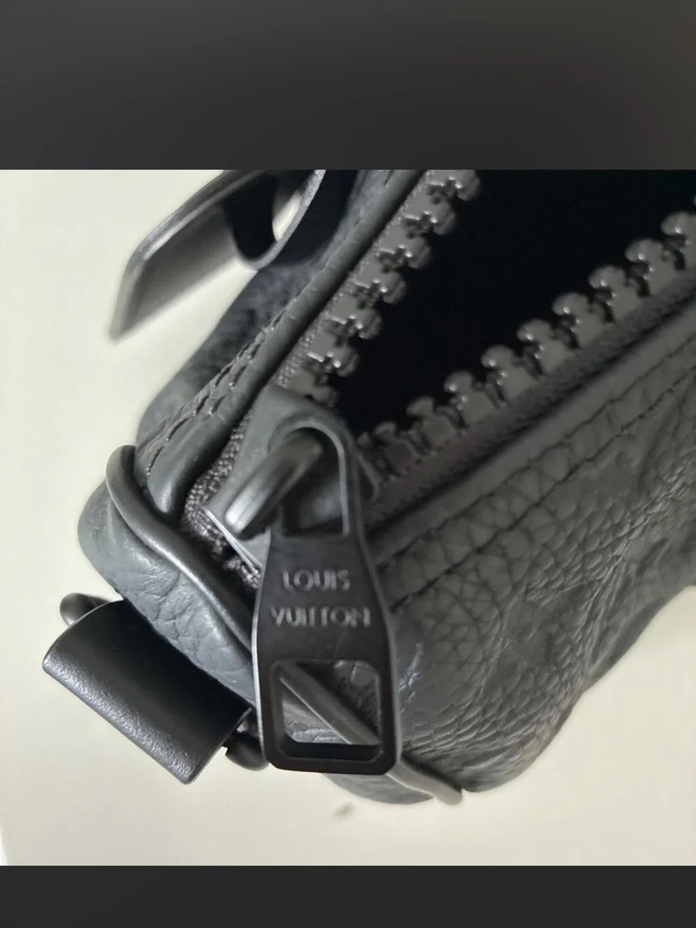 Louis Vuitton compact black